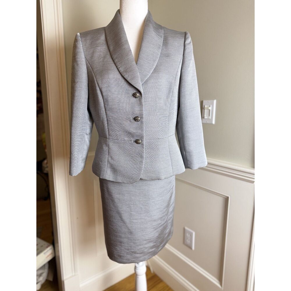 Tahari Arthur S Levine Silver Metallic Skirt Suit Rhinestone Buttons 10